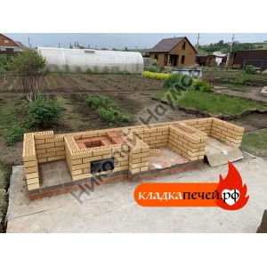 Барбекю комплекс из светлого кирпича