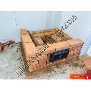 Небольшая каминопечь с духовой камерой