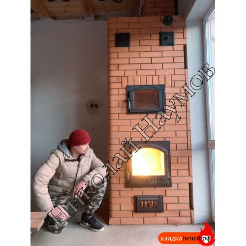 Небольшая каминопечь с духовой камерой